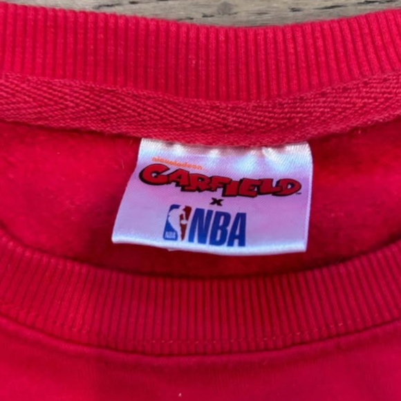 Toronto Raptors NBA Garfield collaboration crop top women’s - Picture 2 of 2